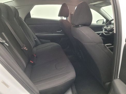 Used 2024 Hyundai Elantra SEL FWD image 19