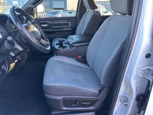 Used 2024 RAM 3500 Big Horn image 11