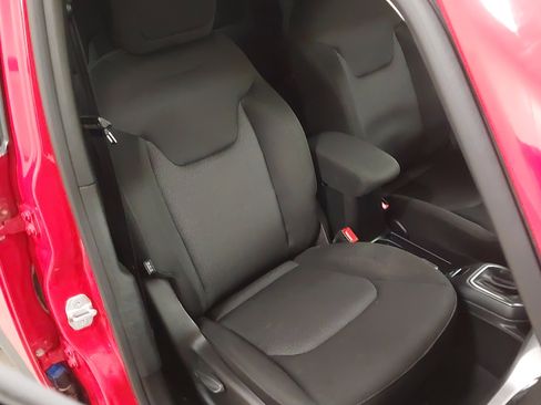 Used 2019 Jeep Renegade Sport w/ Sport Appearance Group image 28