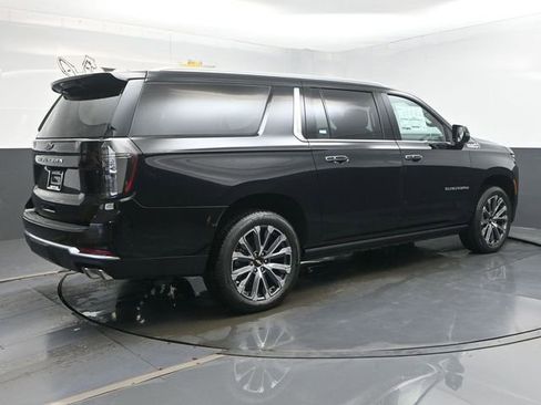 New 2026 Chevrolet Suburban High Country AWD/4WD image 29
