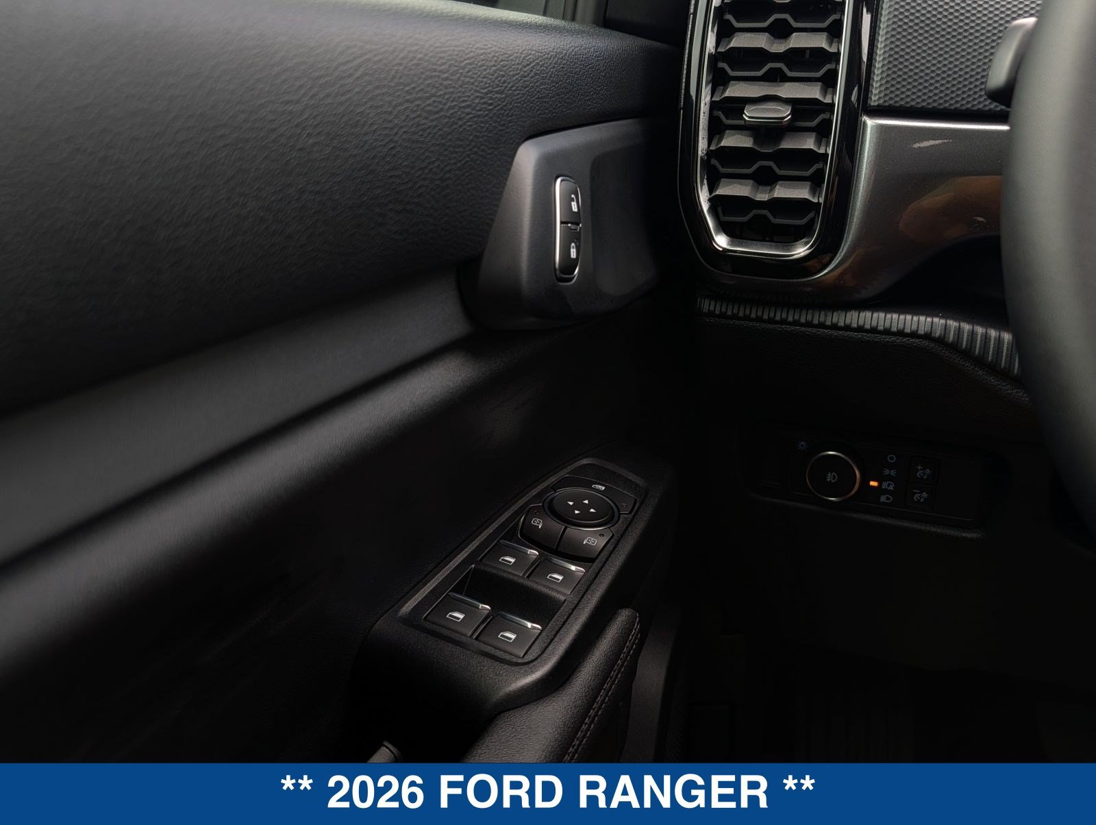 New 2026 Ford Ranger XLT w/ Black Appearance Package RWD image 25