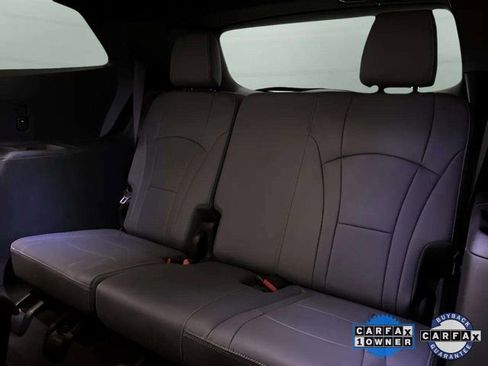 Used 2024 Buick Enclave Premium image 20