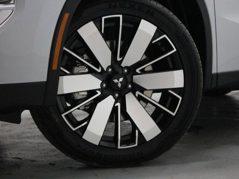 New 2026 Mitsubishi Outlander SE image 3