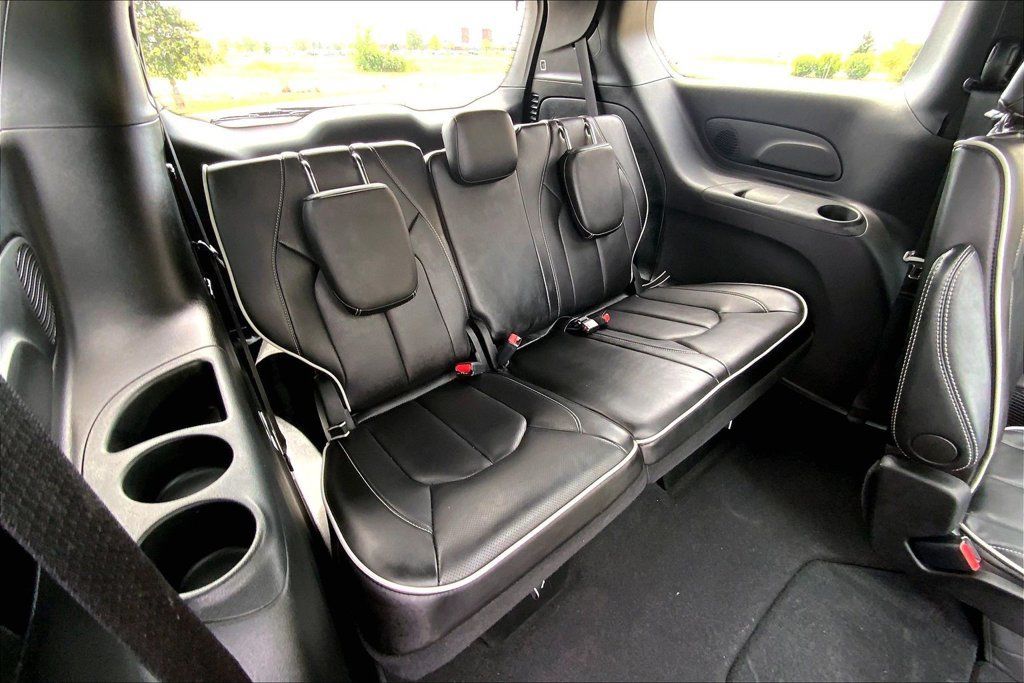 Used 2026 Chrysler Pacifica Limited FWD image 27