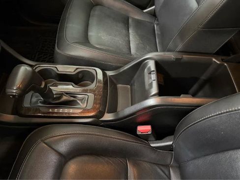 Used 2015 GMC Canyon SLT AWD/4WD image 23