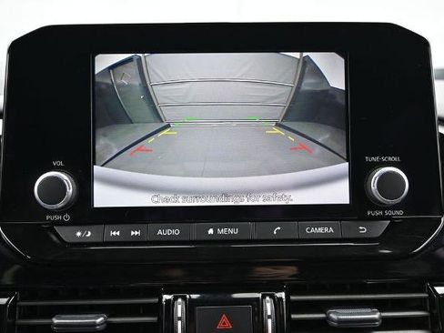 Used 2025 Nissan Pathfinder SV AWD/4WD image 40