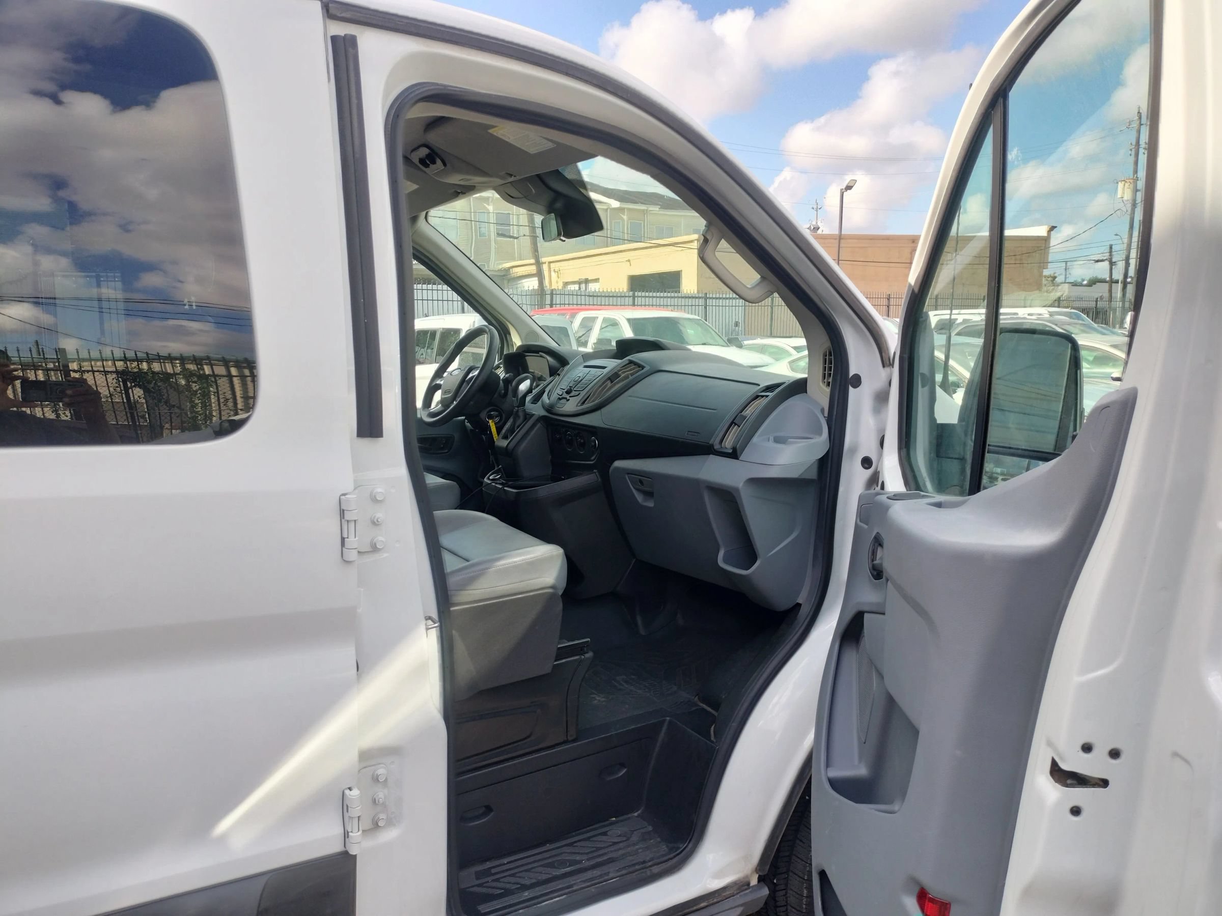 Used 2018 Ford Transit 350 XL RWD image 29