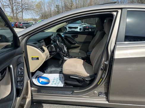 Used 2016 Hyundai Elantra Value Edition image 9