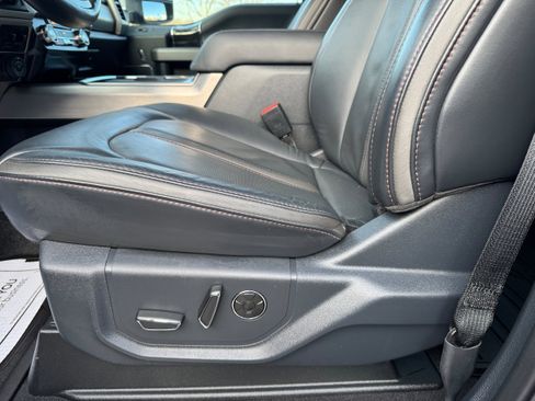 Used 2022 Ford F350 Platinum w/ FX4 Off-Road Package image 19