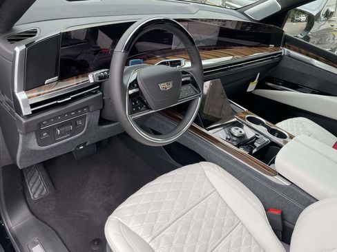 New 2026 Cadillac Escalade Platinum Sport w/ LPO, ONYX Package AWD/4WD image 20