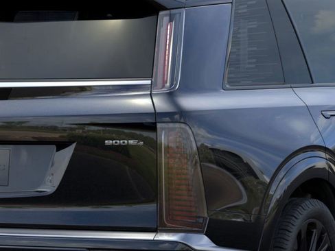 New 2026 Cadillac Vistiq Platinum image 11