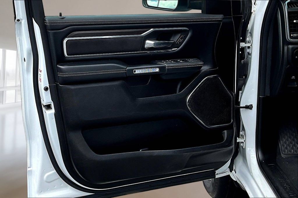 Used 2025 RAM 1500 Laramie AWD/4WD image 18