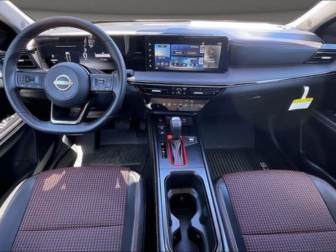 Certified 2025 Nissan Kicks SR FWD image 14