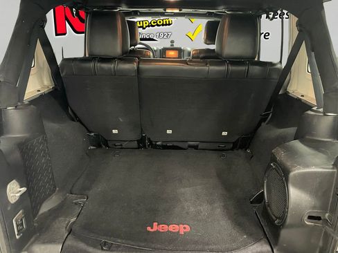Used 2012 Jeep Wrangler Sahara image 10