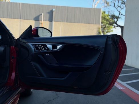 Used 2016 Jaguar F-TYPE R image 22