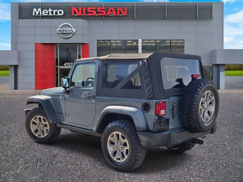 Used 2015 Jeep Wrangler Rubicon w/ Power Convenience Group image 4