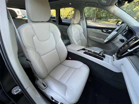 New 2025 Volvo XC60 B5 Core w/ Protection Package Premier image 25