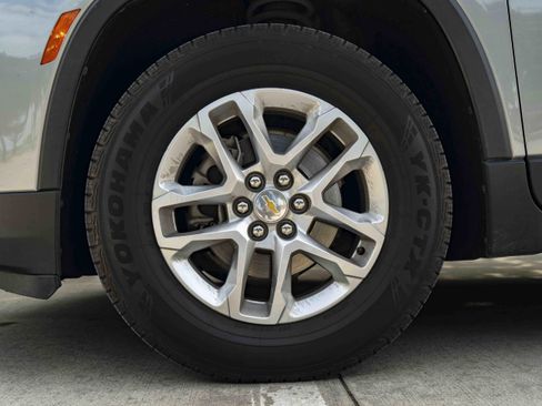Used 2023 Chevrolet Traverse LS FWD image 14
