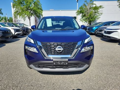 Used 2023 Nissan Rogue SV image 2