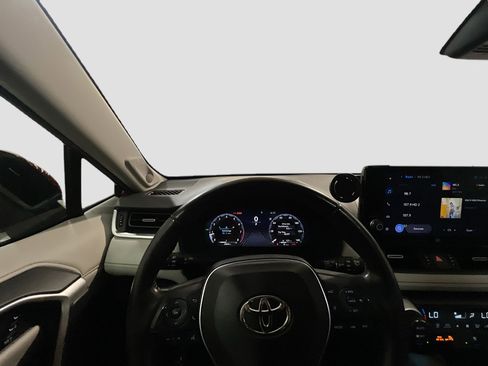 Used 2023 Toyota RAV4 Limited FWD image 7