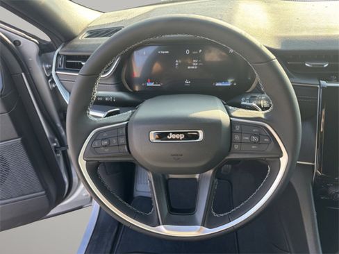 New 2025 Jeep Grand Cherokee L Altitude image 14