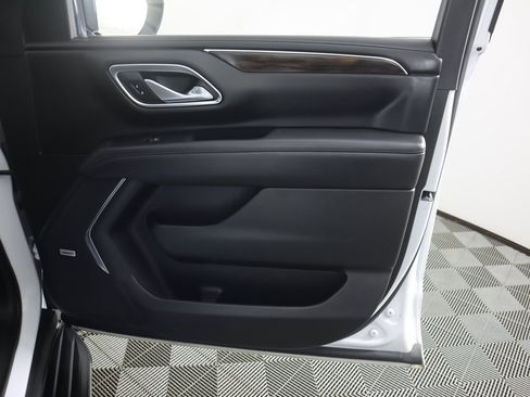 Used 2022 Chevrolet Tahoe LT w/ Luxury Package image 25