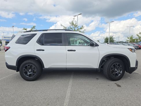 Certified 2026 Honda Pilot TrailSport image 17