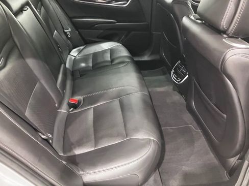 Used 2013 Cadillac XTS Premium image 17
