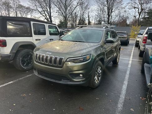 Used 2019 Jeep Cherokee Latitude Plus w/ Cold Weather Group image 4