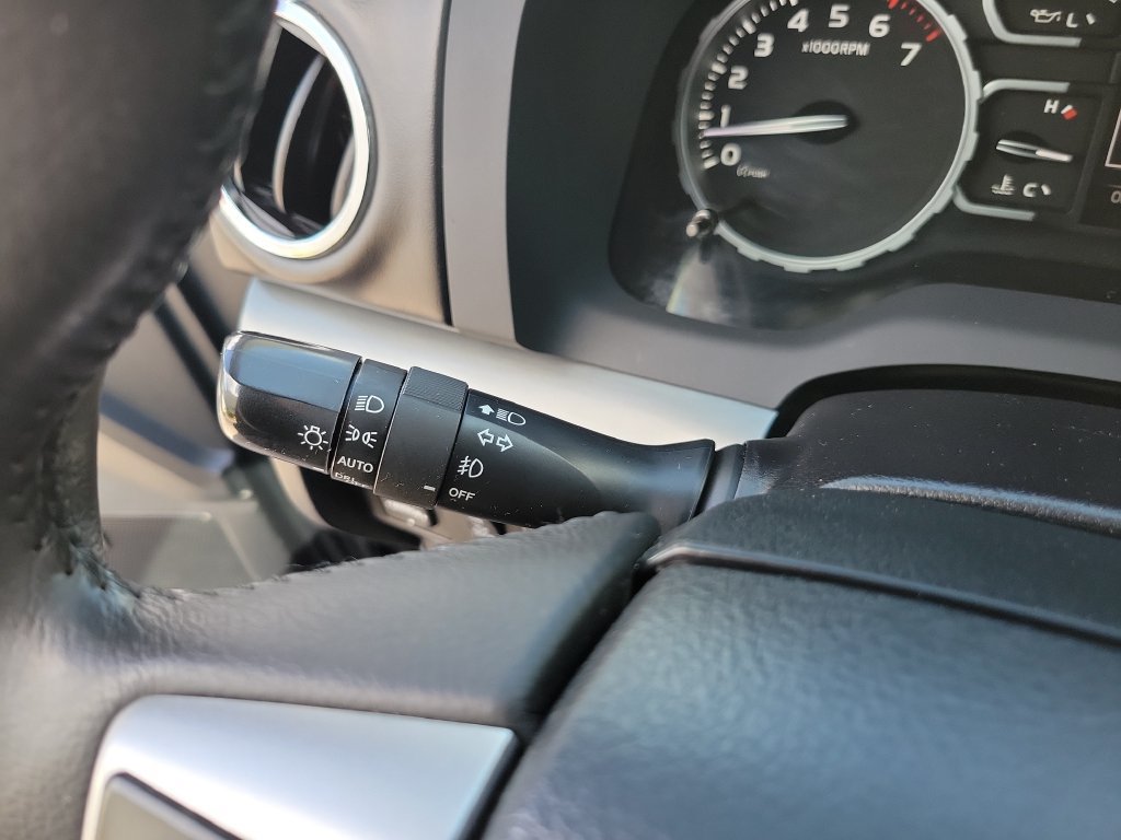 Used 2018 Toyota Tundra Platinum AWD/4WD image 28