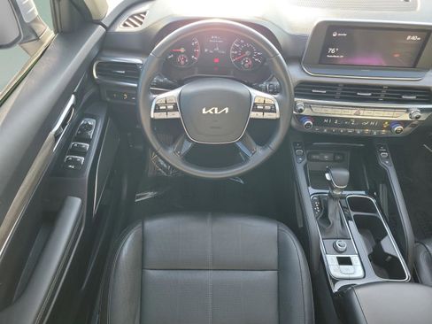 Used 2022 Kia Telluride EX w/ EX Premium Package image 17