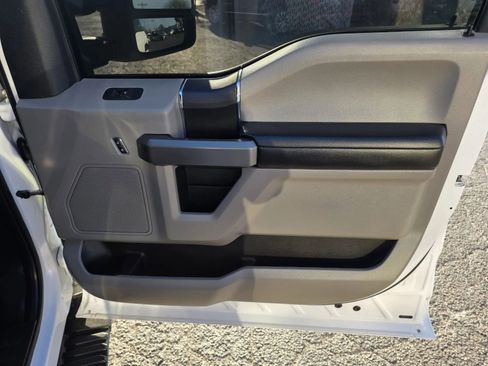 Used 2017 Ford F150 XLT w/ Trailer Tow Package image 16