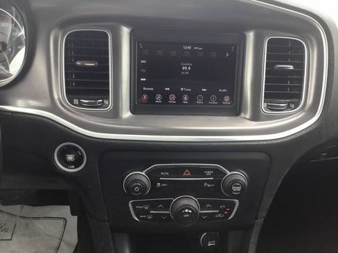 Used 2019 Dodge Charger SXT RWD image 16