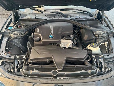 Used 2017 BMW 320i xDrive Sedan AWD/4WD image 30