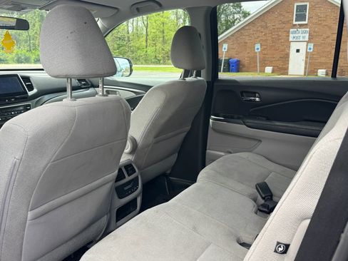 Used 2016 Honda Pilot EX image 17