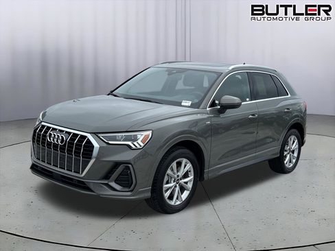 Certified 2025 Audi Q3 2.0T Premium Plus w/ Premium Plus Package AWD/4WD image 1