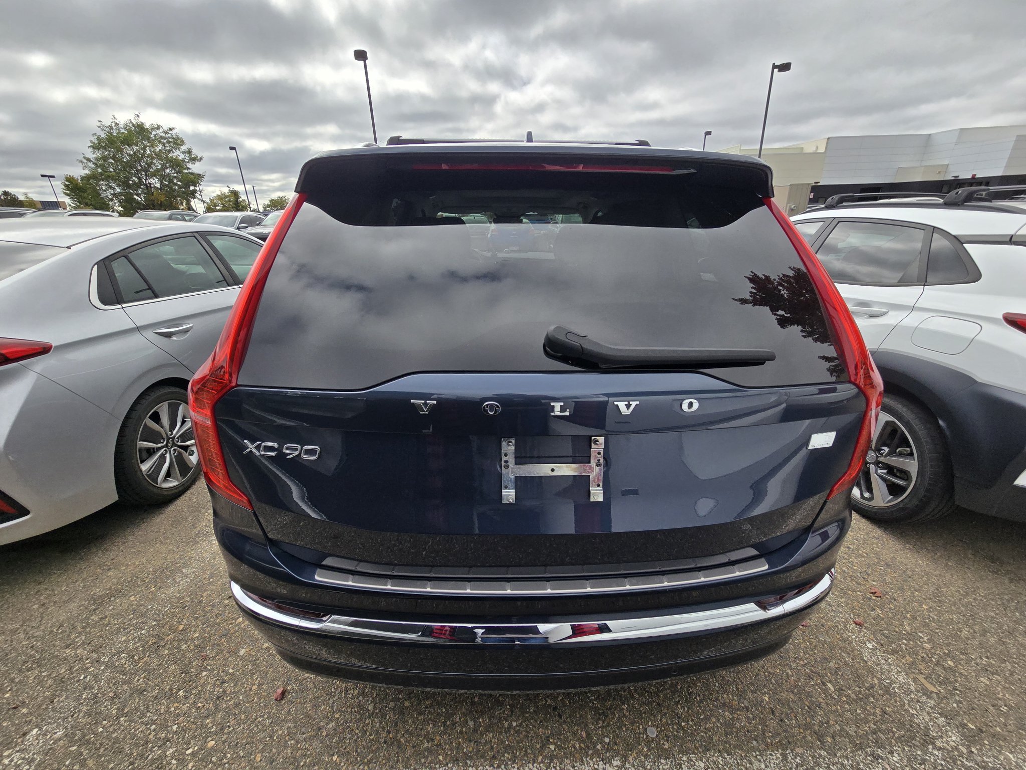Used 2024 Volvo XC90 T8 Ultimate AWD/4WD image 5