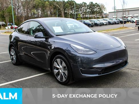 Used 2023 Tesla Model Y Long Range image 3