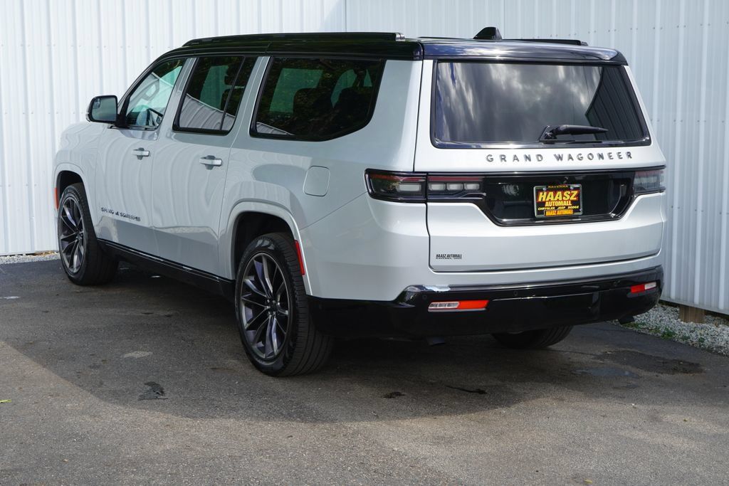 Used 2025 Jeep Grand Wagoneer L Series II Obsidian w/ Quick Order Packagew 28T AWD/4WD image 4