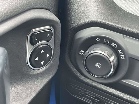 Used 2024 Jeep Wrangler Sport S image 14