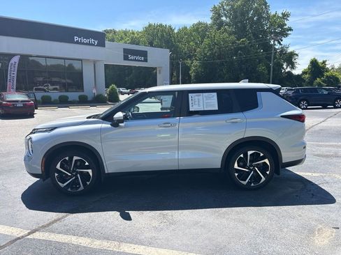Used 2022 Mitsubishi Outlander SE AWD/4WD image 6