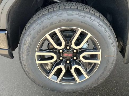 New 2026 GMC Sierra 1500 AT4 w/ AT4 Premium Package AWD/4WD image 10