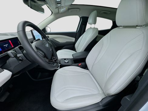 Used 2023 Ford Mustang Mach-E Premium image 13
