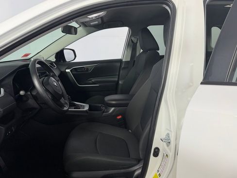Used 2025 Toyota RAV4 LE image 21