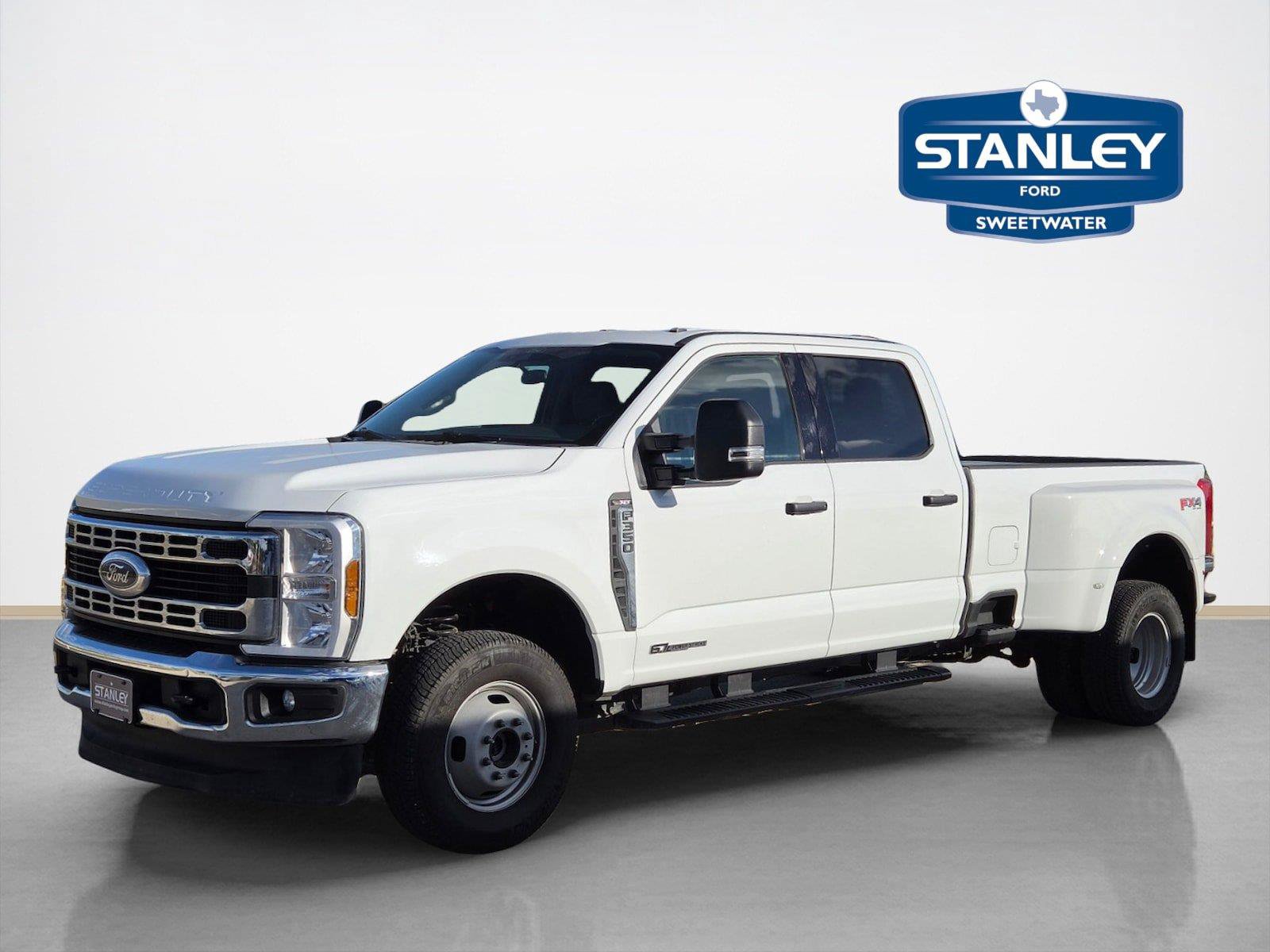 Used 2025 Ford F350 XLT w/ FX4 Off-Road Package AWD/4WD image 3