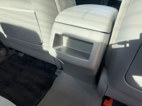 Used 2011 Toyota Camry LE image 28