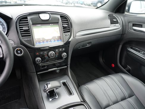 Used 2013 Chrysler 300 S w/ Luxury Group image 21