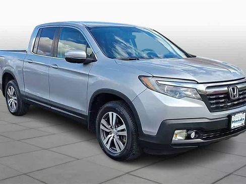 Used 2017 Honda Ridgeline RTS image 2