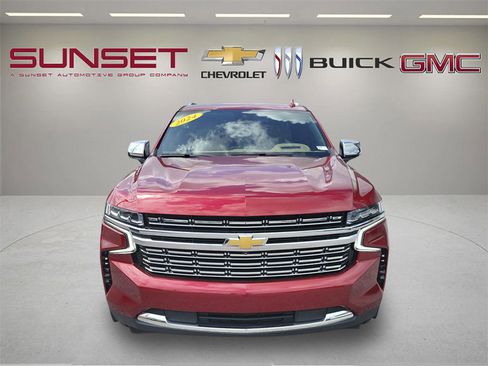 Certified 2024 Chevrolet Suburban Premier RWD image 2