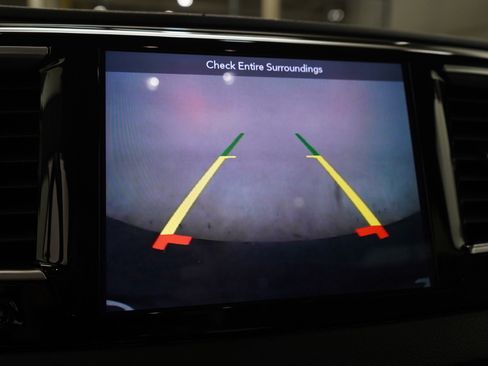 Used 2018 Chrysler Pacifica Touring-L Plus FWD image 31